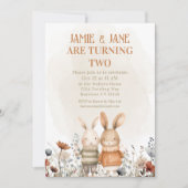 ウッドランドお洒落バニーツインダブル誕生日 招待状 (正面)