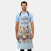 ウッドランドのパッチワークお洒落フクロウ エプロン (着用した状態)