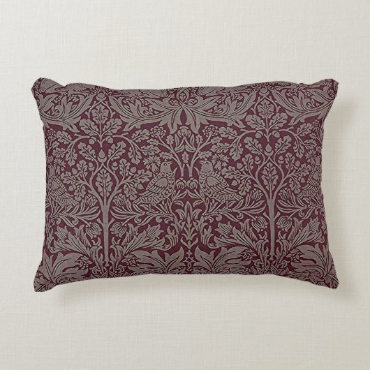 ウッドランドの葉赤うさぎウィリアム・モリス模様 アクセントクッション (正面)