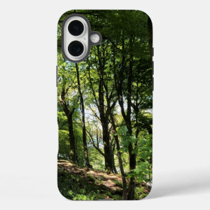 ウッドランドオブツリーズウッズデザイン iPhone 16 PLUSケース