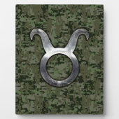 ウッドランドグリーンデジタルカモフラージュ上のタウロスの看板 フォトプラーク (正面)