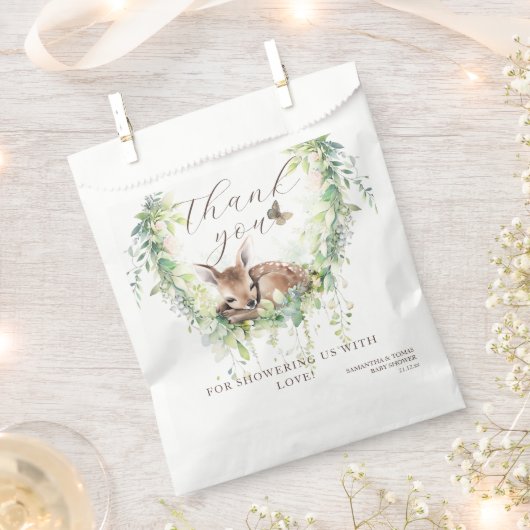 ウッドランドディアフォレストグリーン男の赤ちゃんシャワー フェイバーバッグ (クリップ留めされた状態)