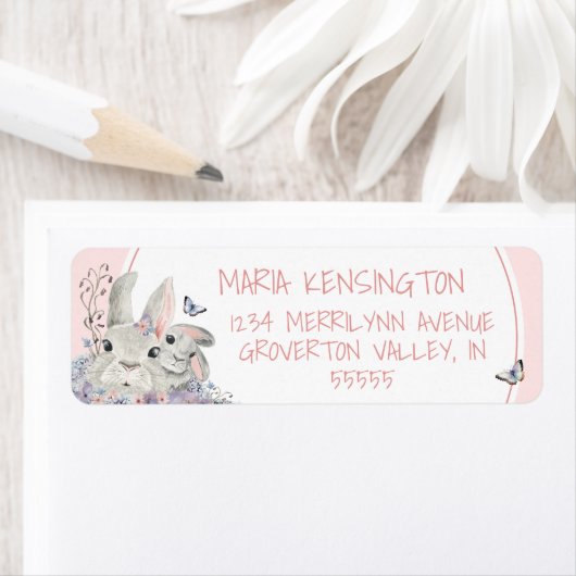 ウッドランドバニーズフローラピンクガールベビーシャワー ラベル (インサイチュ)