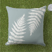 ウッドランドファーンリーフカスタムの背景色 アウトドアクッション (芝生)