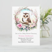 ウッドランドフクロウのピンクのフローラガールベビーシャワー 招待状 (スタンド正面)