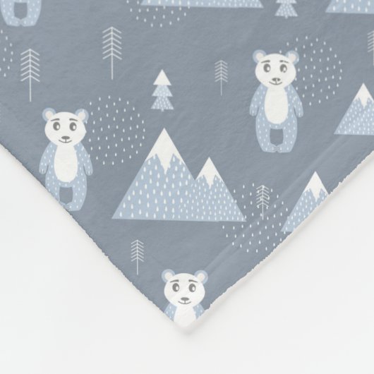 ウッドランドベア、山、木と矢の飛び散り フリースブランケット (角)