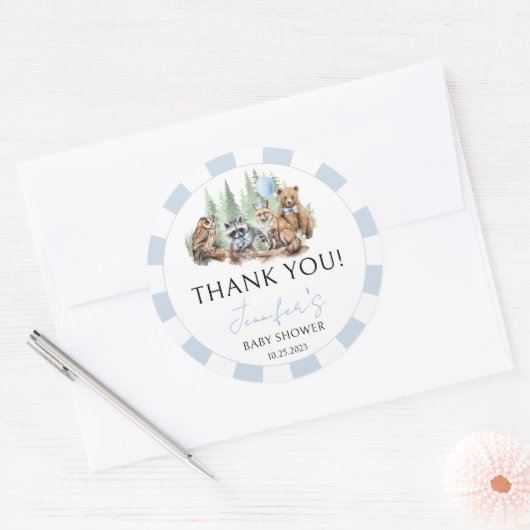 ウッドランドライトブルーの森の男の赤ちゃんシャワー ラウンドシール (封筒)
