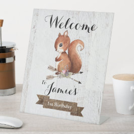 ウッドランドリスの最初の誕生日パーティーのサイン 台座サイン