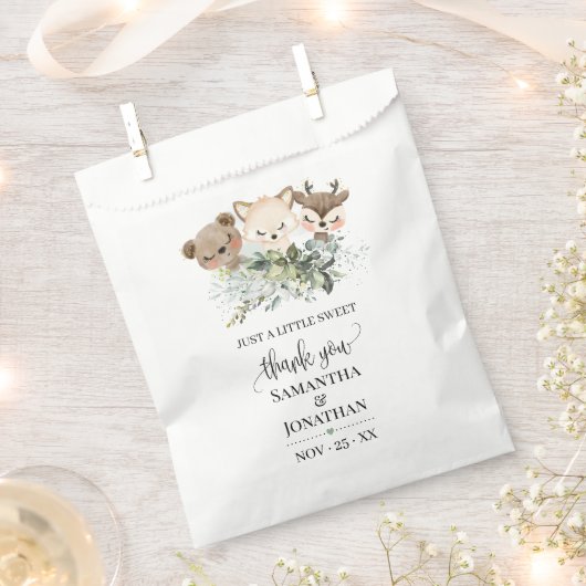 ウッドランド森林動物の赤ちゃんシャワーのお気に入り フェイバーバッグ (クリップ留めされた状態)
