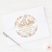 ウッドランド赤面ピンクフローラベビーシャワー誕生日 ラウンドシール (封筒)