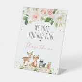 ウッドランド赤面フローラベビーシャワーパーティーの好意 台座サイン (正面)