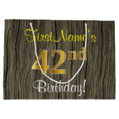 ウッドルックフェイク、フェイク金ゴールド42番目の誕生日+名前 ラージペーパーバッグ (裏面)