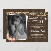 ウッド素朴カスタムフォトフローラ女性誕生日 招待状 (正面/裏面)