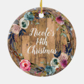 ウッド素朴スティックフローラリースパーソナライズされた セラミックオーナメント (裏面)