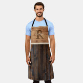 ウッド素朴トーンモノグラムタンとブラウンエプロン エプロン (着用した状態)
