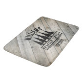 ウッド素朴パーソナライズされたファミリーキャビン名Est バスマット (アングル)