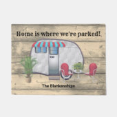 ウッド素朴ヴィンテージキャンパーレッドチェアキュートカスタム ドアマット (正面)