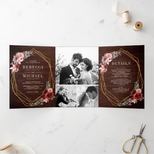 ウッド素朴赤面ピンクバーガンディフローラ結婚ズ 三つ折り招待状 (内部)