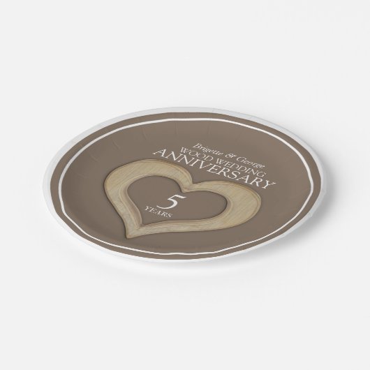 ウッド結婚記念日5年ハートブラウン ペーパープレート (アングル)