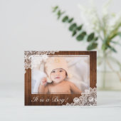 ウッド&素朴ホワイトレース男の赤ちゃん誕生写真 案内ポストカード (スタンド正面)