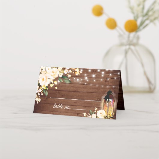 ウッド&赤面バラフローラ結婚グリーンリーのテーブル プレイスカード (正面)