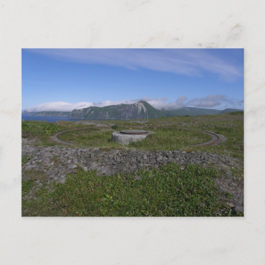 ウナアラスカ島のWWII砲兵山 ポストカード (正面)