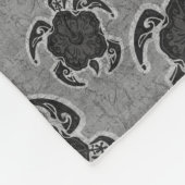 ウハネホヌハイビスカスろうけつ染めハワイアンカメ フリースブランケット (角)