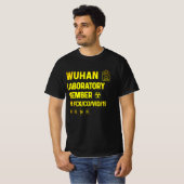 ウハン·ラボラトリー·ウイルス·ウハン Tシャツ (正面フル)