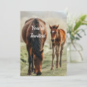 ウマかわいらしフォール写真誕生日 招待状 (スタンド正面)