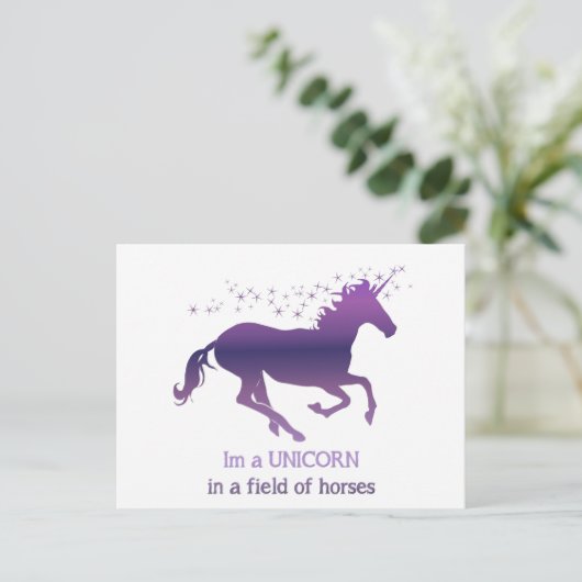 ウマのフィールドにユニコーンおもしろい引用文おもしろい紫 ポストカード (スタンド正面)