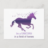 ウマのフィールドにユニコーンおもしろい引用文おもしろい紫 ポストカード (正面)