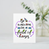 ウマの一角になるタイポグラフィ ポストカード (スタンド正面)