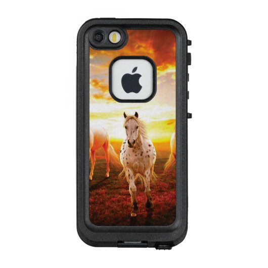 ウマズアットサンセット装飾用クッション LifeProof iPhoneケース (裏面)