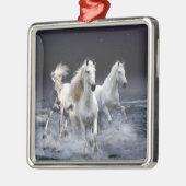 ウマランニングーズ装飾用クッション メタルオーナメント (左)
