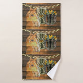 ウマ素朴サンフラワーワゴンホイールカウボーイブーツ バスタオル (バスタオル)