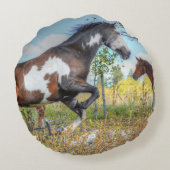 ウマ絵を描ランチでの仲間へのジャンプ ラウンドクッション (裏面)