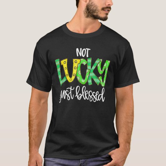 ウマ賛美シューズのSt Patrickだけでは運が悪い Tシャツ (正面)