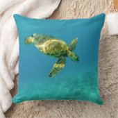 ウミガメがターコイズ海水で泳ぐ クッション (ブランケット)