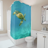 ウミガメがターコイズ海水で泳ぐ シャワーカーテン (インサイチュ)