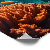 ウミガメと多くの小型魚が水中に ポスター (角)