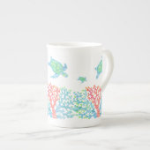 ウミガメカラフルとコーラルマグカップ ボーンチャイナマグカップ (正面右)