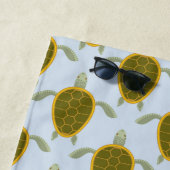 ウミガメパターンのあなたの一流の|の群を加えて下さい ビーチタオル (インサイチュ)