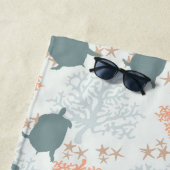 ウミガメ珊瑚礁パターン ビーチタオル (インサイチュ)