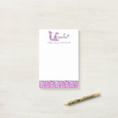 ウルスラ文字Uの名前はピンクの紫を意味する ポストイット (デスク上)