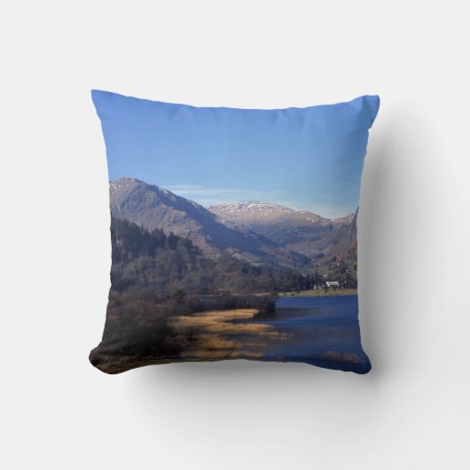 ウルスルウォーターCumbriaイングランドのはがき クッション (正面)