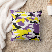 ウルトラバイオレットとゴールデンイエロー迷彩柄装飾用クッション クッション (ブランケット)
