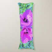 ウルトラバイオレット梅熱狂する紫ハイビスカス花 ボディピロー (正面縦)