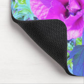 ウルトラバイオレット梅熱狂する紫ハイビスカス花 マウスパッド (コーナー)