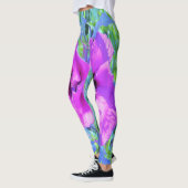 ウルトラバイオレット梅熱狂する紫ハイビスカス花 レギンス (左)