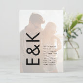 ウルトラモダンモノグラムはっきりしたフォトオーバーレイ結婚ズ 招待状 (スタンド正面)